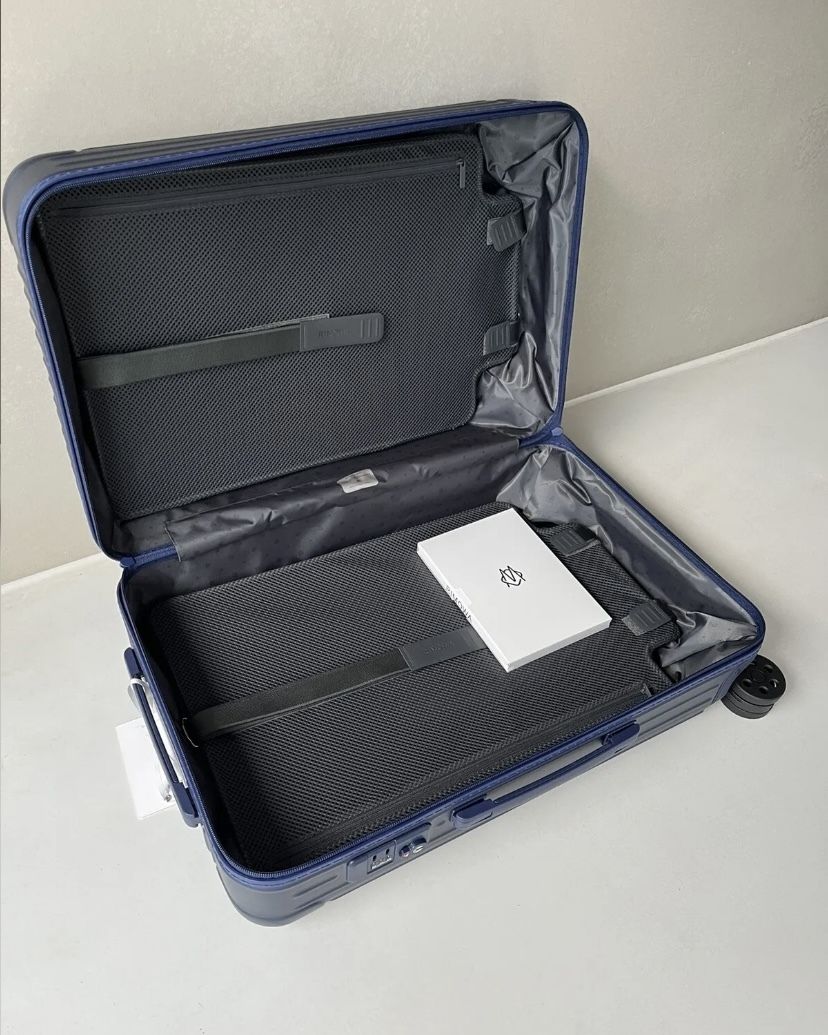 RIMOWA】Essential Check-In M マットブルー 4輪 (RIMOWA/スーツケース