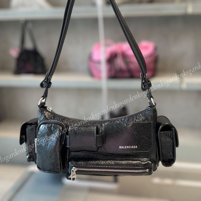 すぐ届く！BALENCIAGA Superbusy クロスボディバッグ (BALENCIAGA