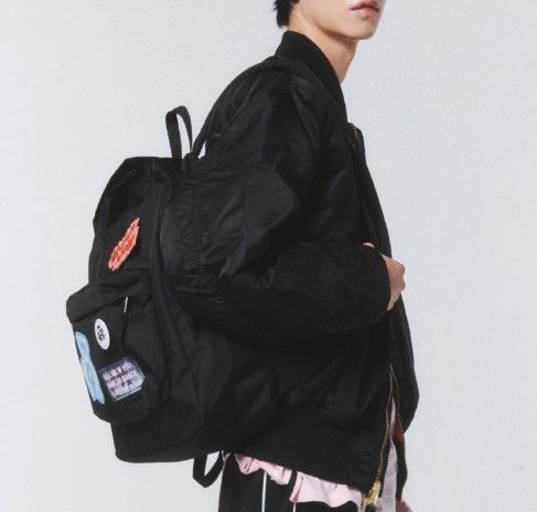 JANSPORT】[LE SSERAFIM x JANSPORT] Superbreak Plus☆追跡付