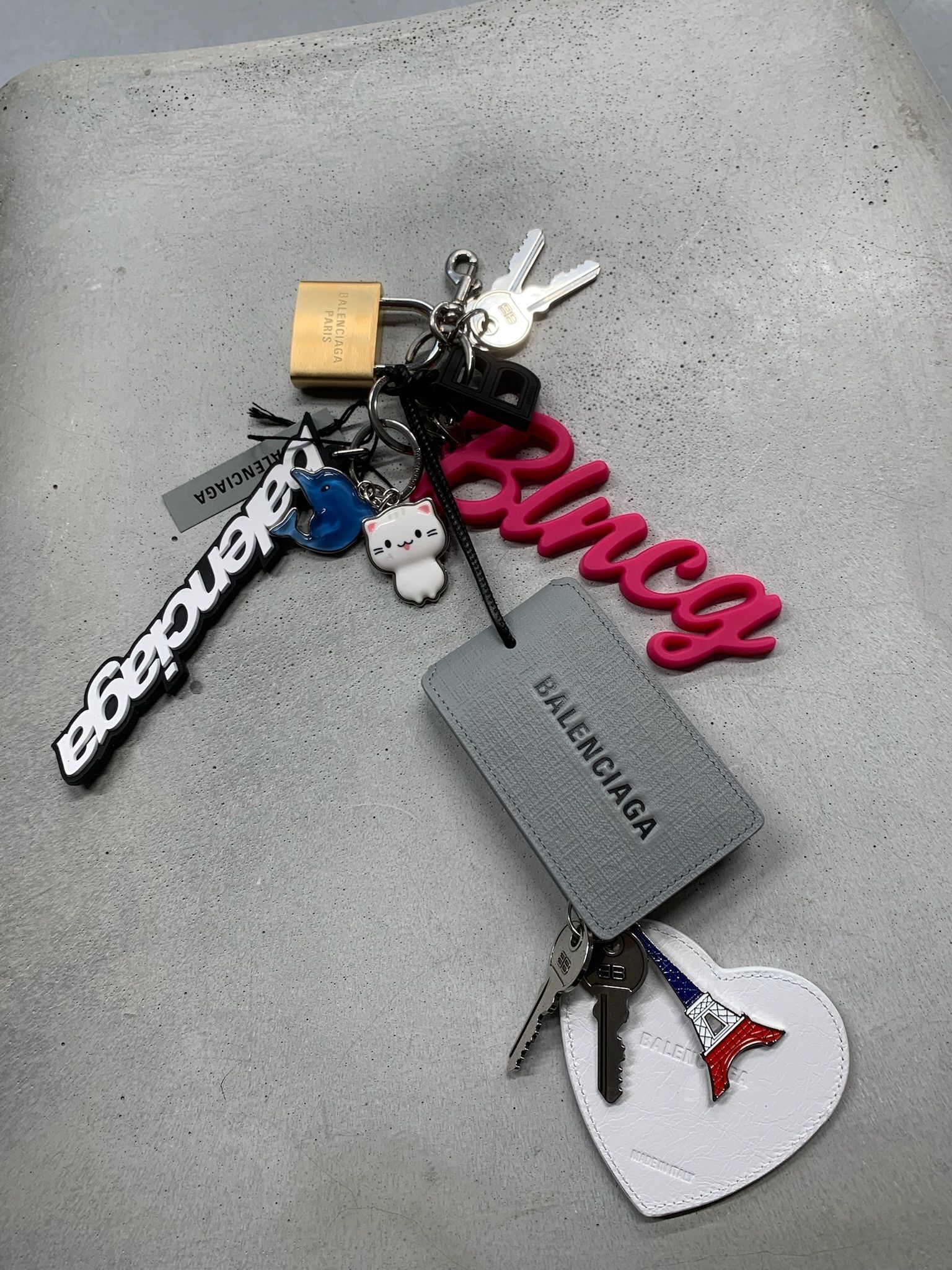 BALENCIAGA】TURNERキーリング ロゴ エッフェル塔 鍵 チャーム