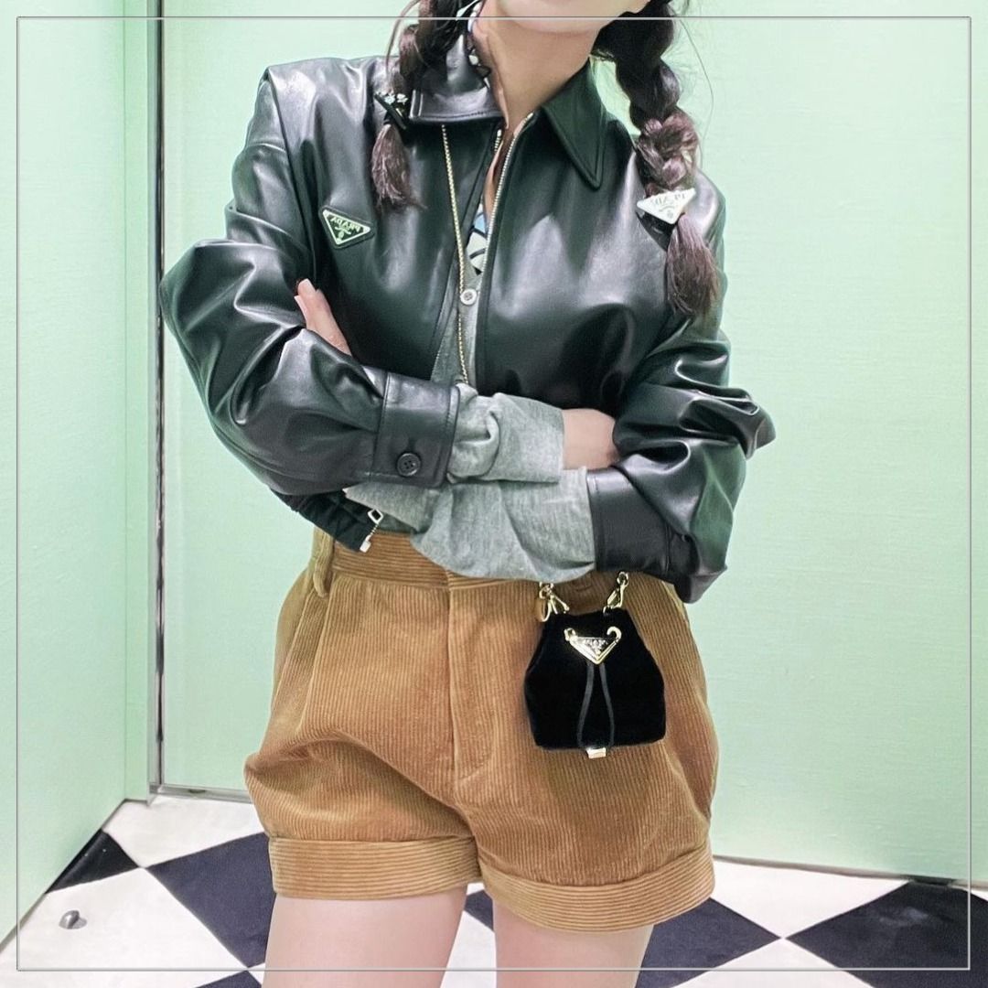 大注目】PRADA◇ベルベット ミニポーチ チェーンストラップ付 (PRADA