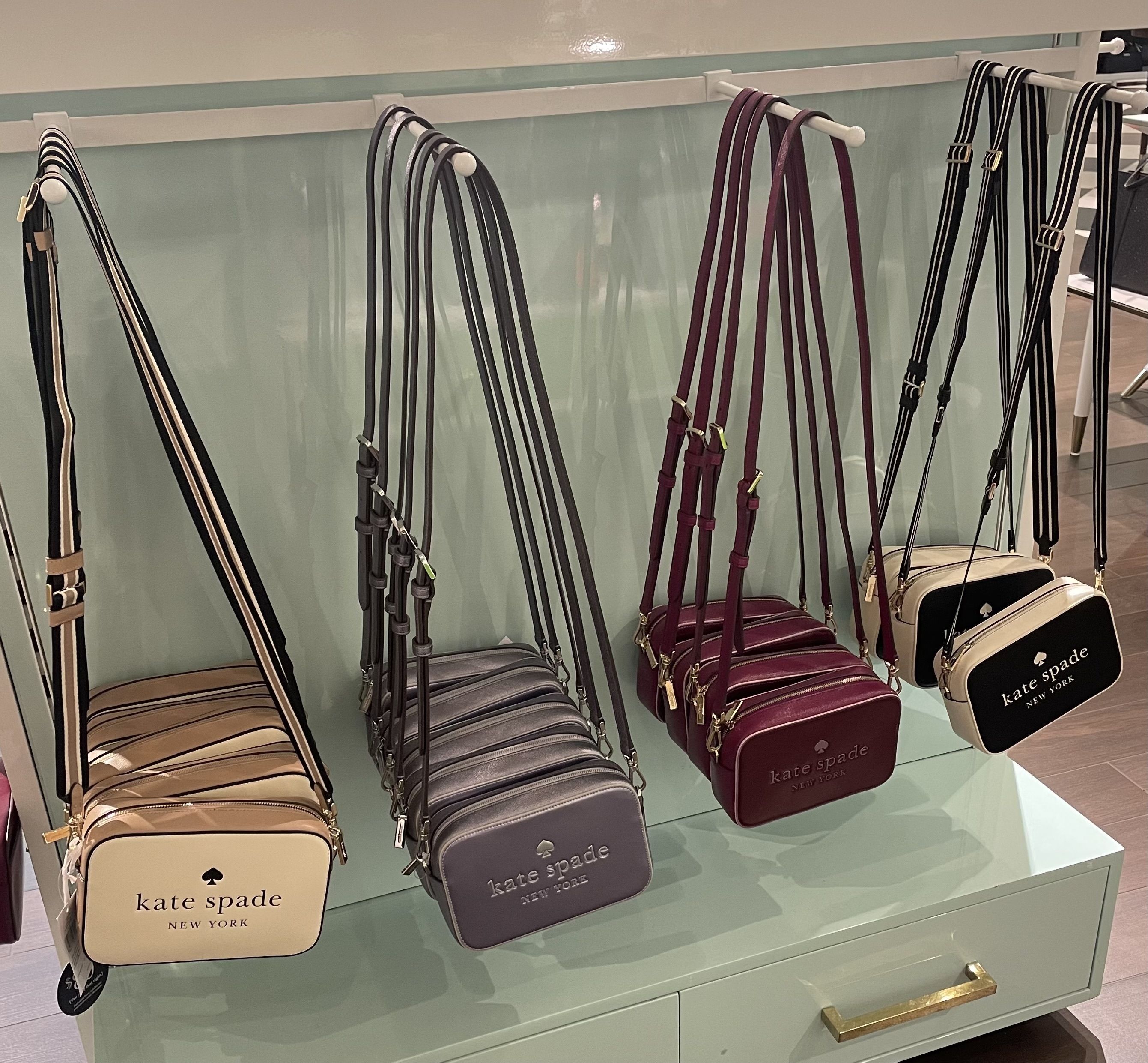 ケイトスペード kc584 かわいい カメラバッグ ショルダーバッグ (kate