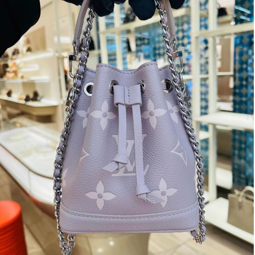 シンプルで上品さ溢れる♪】ルイヴィトン ナノ・ノエ バッグ (Louis