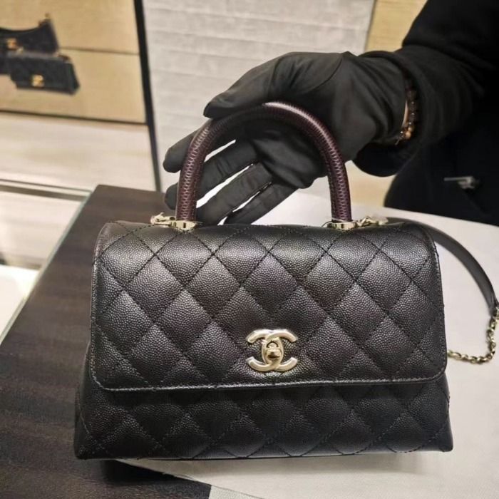 シャネル】リザードスキントップハンドル フラップバッグ (CHANEL