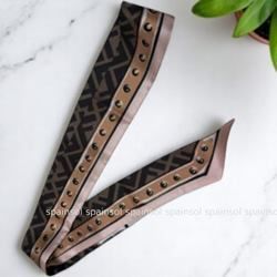 目黒蓮さん着用【FENDI】ラッピー FFロゴシルクスカーフ☆ (FENDI