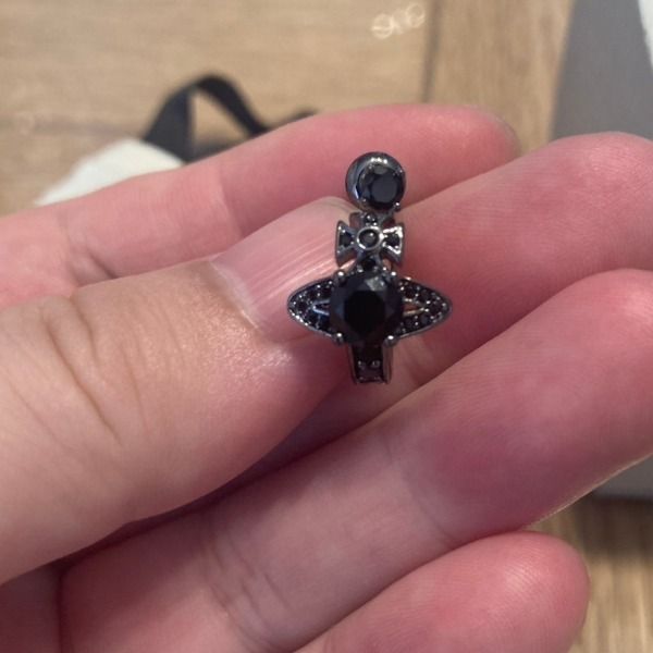 Vivienne Westwood】MAN MATENIA シングルピアス (Vivienne Westwood