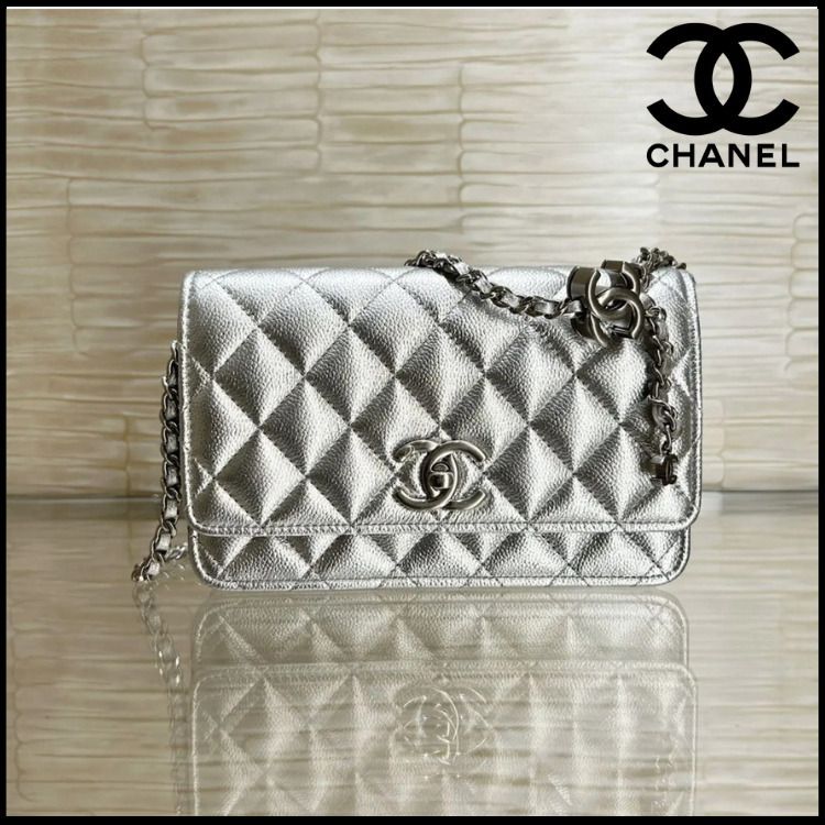 定番のエレガンス】CHANEL マトラッセ CCロゴ シルバー (CHANEL