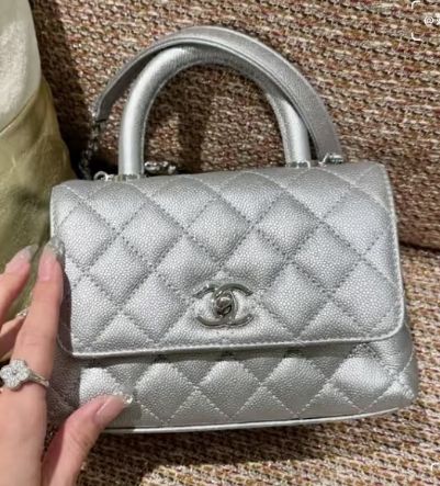◇メタリックで輝きを♪◇CHANEL ココハンドル 19cm バッグ XXS