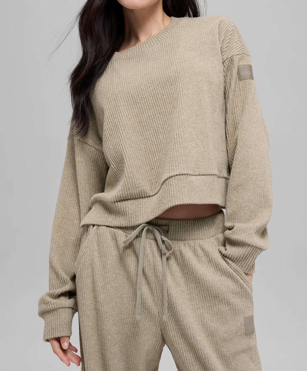 ◇Alo Yoga◇ Muse クルーネック プルオーバー / 関税込 (ALO Yoga