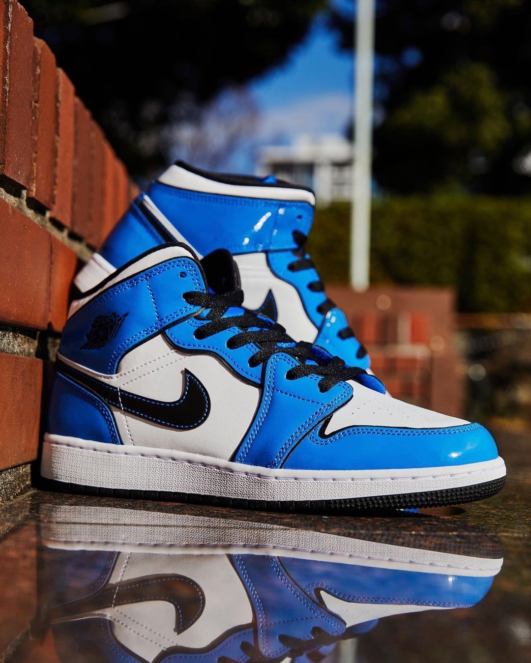 国内発送 Nike Air Jordan 1 Mid SE Signal Blue シグナルブルー (Nike