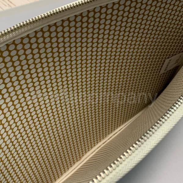 即発】パリ限定！ルイ・ヴィトン美術館 ノートパソコンケース