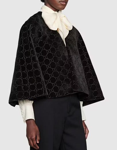国内発送☆GUCCI】GG ベルベット モノグラム ロゴ ケープ (GUCCI