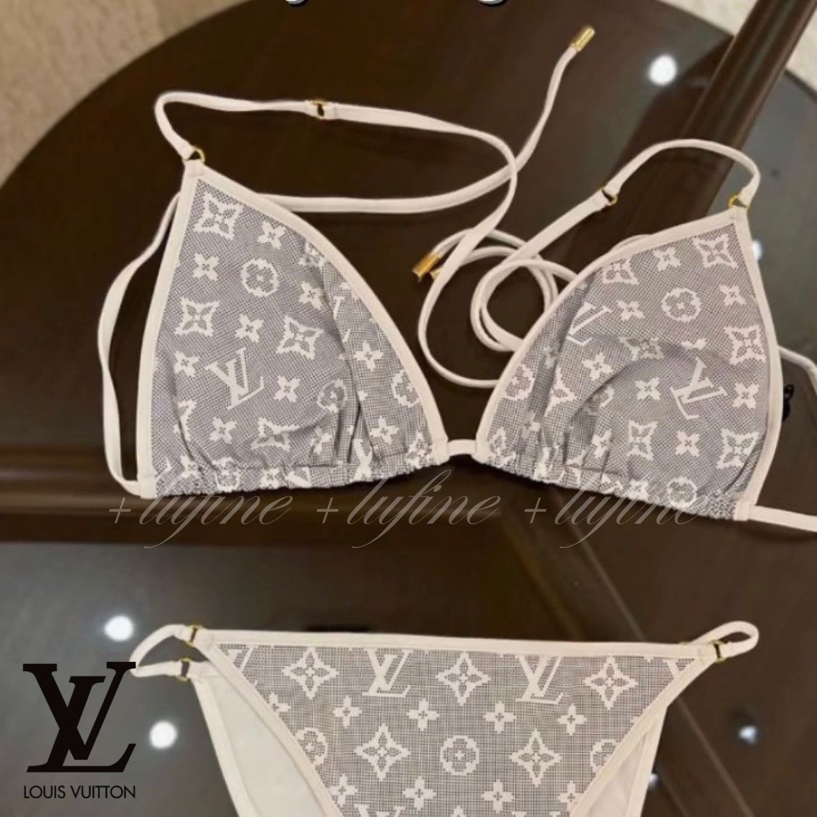 ビーチでオシャレを妥協しない！】ルイヴィトン ビキニ トップ (Louis