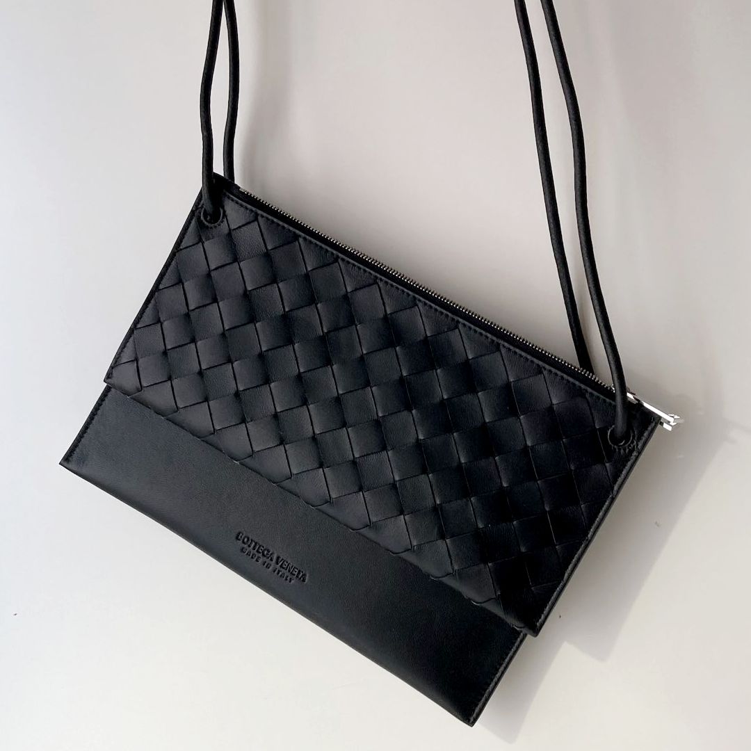 数量限定!BOTTEGA VENETA イントレチャート ダブル ショルダー