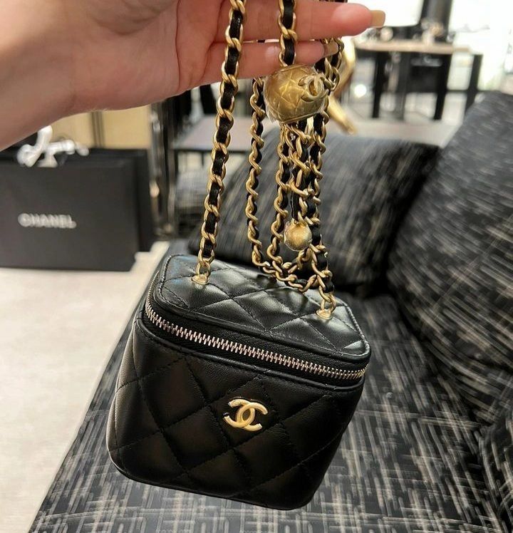 入手困難】大人可愛い☆CHANEL☆バニティバッグ☆ミラー付き (CHANEL