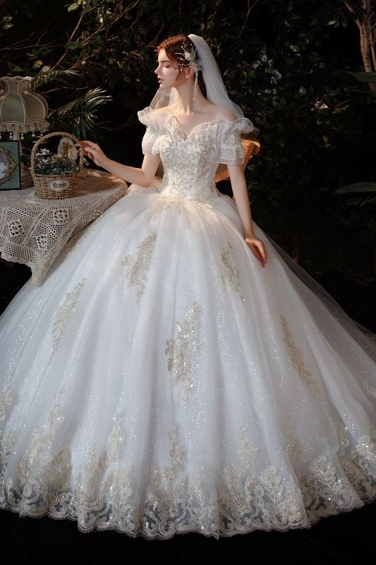 オフショル キラキラ 刺繍 ウェディングドレス フリル シフォン