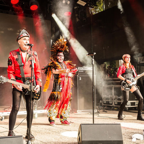 ジグ・ジグ・スパトニック: アルバム、曲、コンサート | Deezer