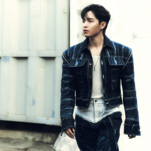 KIM JAE HWAN: albums, songs, concerts | Deezer