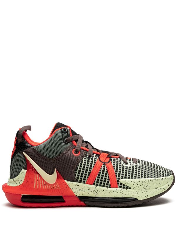 Nike LeBron Witness VII スニーカー | ブラック | FARFETCH JP