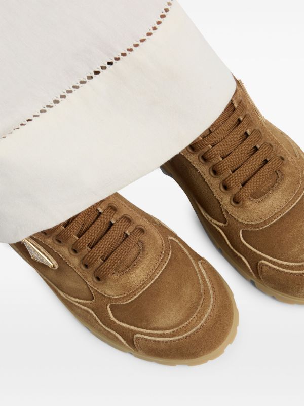 Prada スエード スニーカー | ブラウン | FARFETCH JP