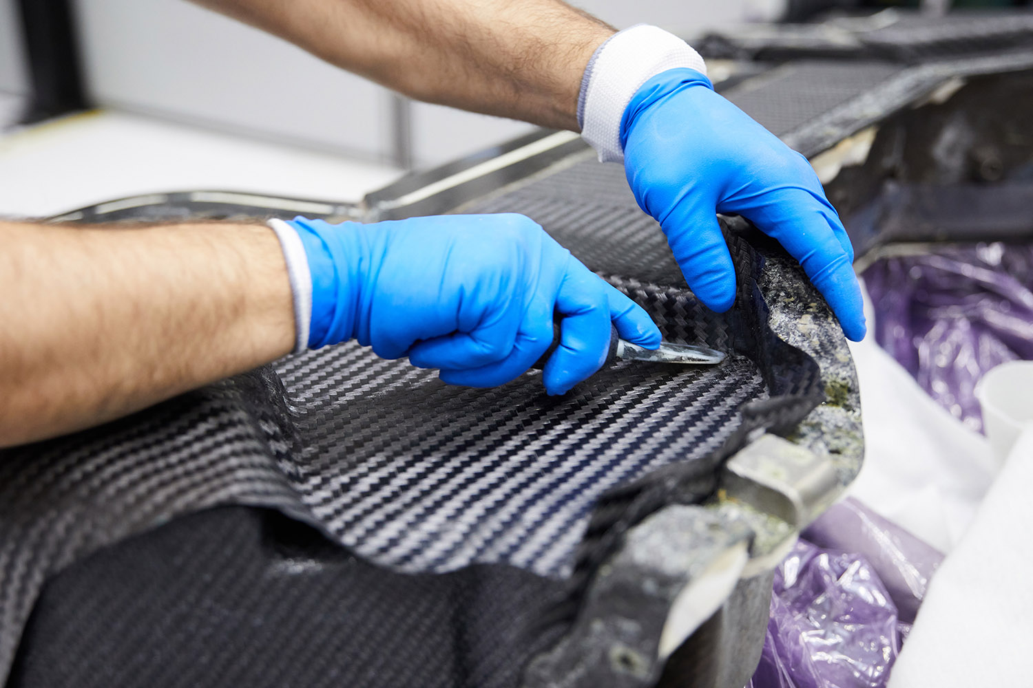 圧倒的短時間で製造可能なフォージドカーボンが鍵を握る！ 軽くて丈夫