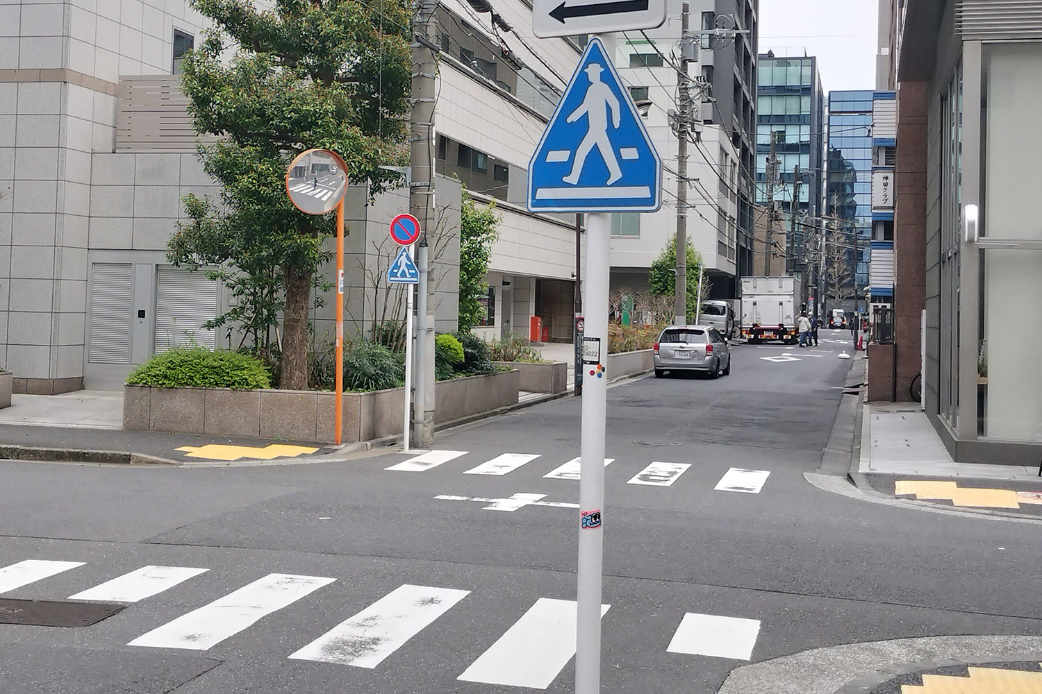 取り締まれないケースも存在する基準を満たしていない横断歩道の危険