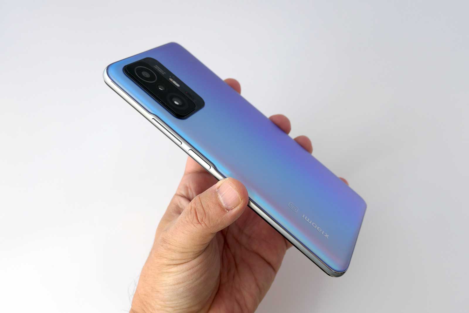 Snapdragon 888搭載で7万円、格安なのにハイエンド「Xiaomi 11T Pro