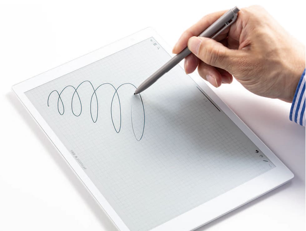 電子ペーパー富士通「クアデルノ」の書き味 ペンが充電不要：日経