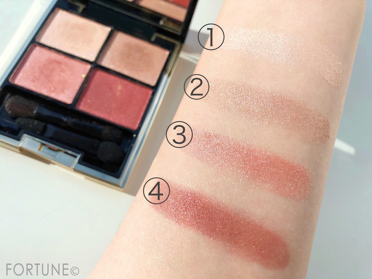 SUQQU(スック)】上品なツヤと発色♡「デザイニングカラーアイズ 04絢