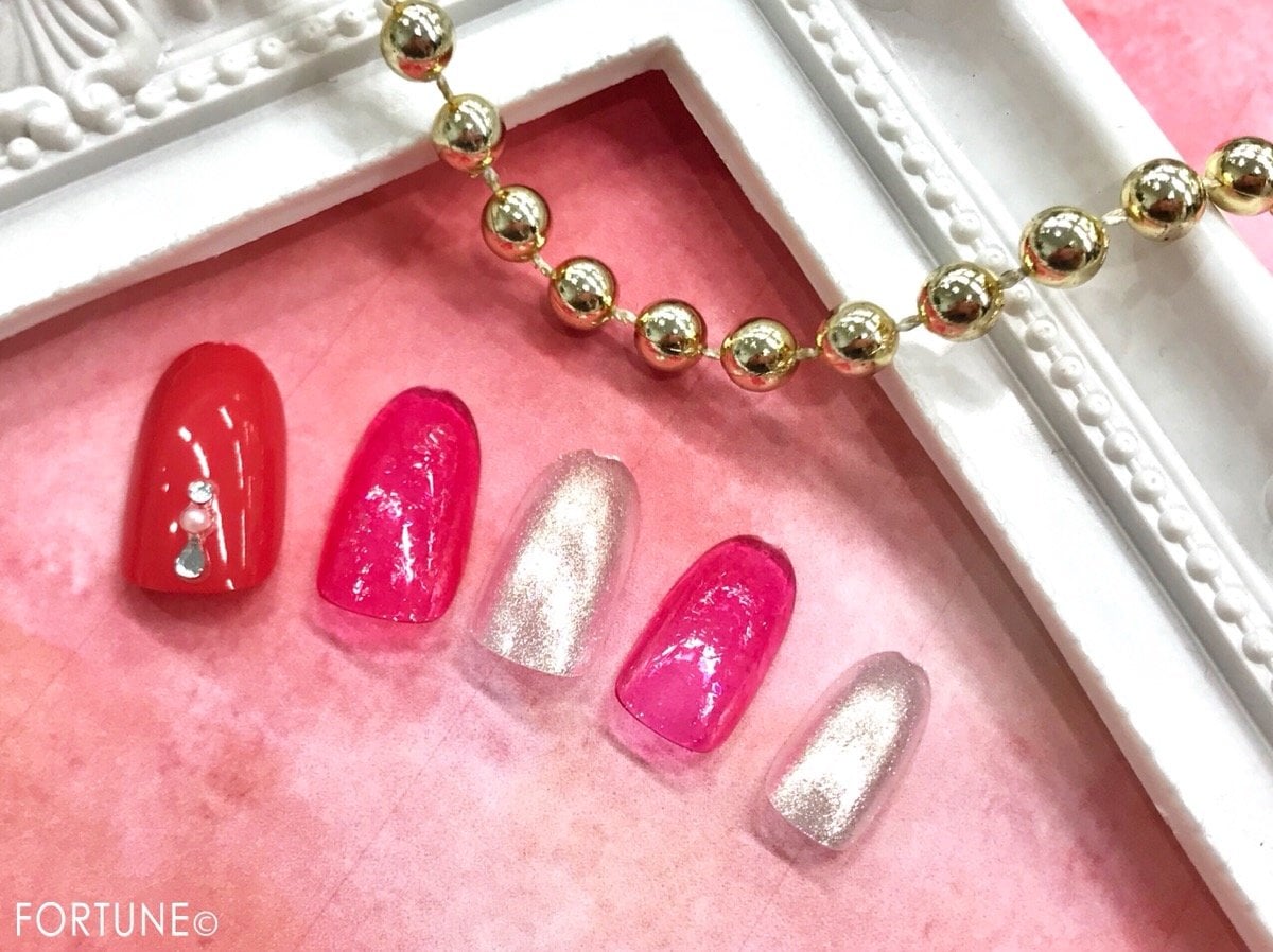 YSLの2019春コレクション《SHIMMER RUSH》から春の煌めきを纏った