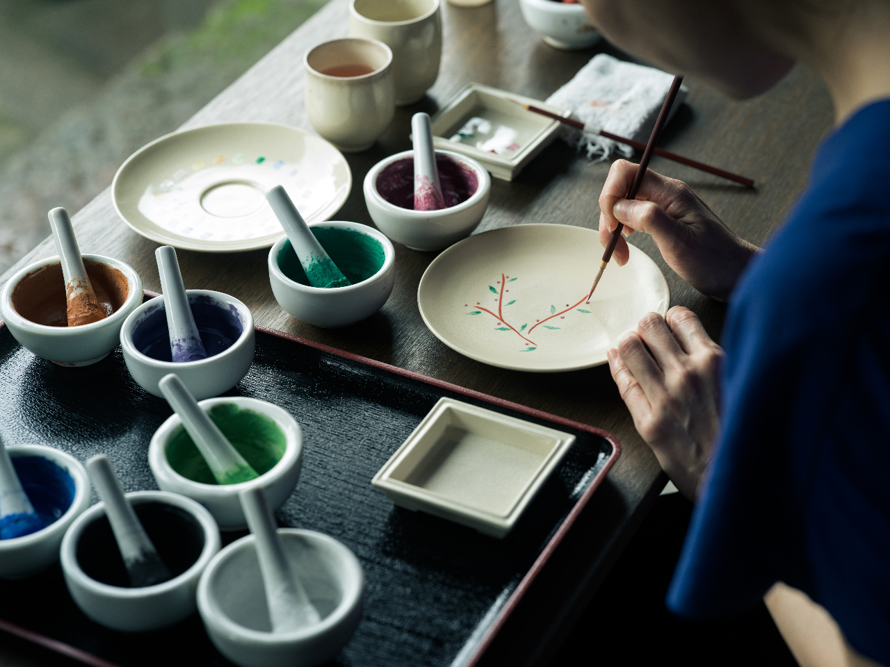 沈壽官窯で伝統的な白薩摩に絵付体験してみませんか♪/沈壽官窯