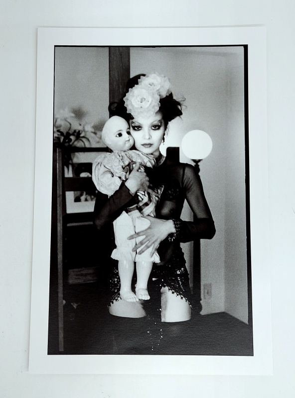 イリナ・イオネスコ『Je ne sais pas』 | AKIO NAGASAWA