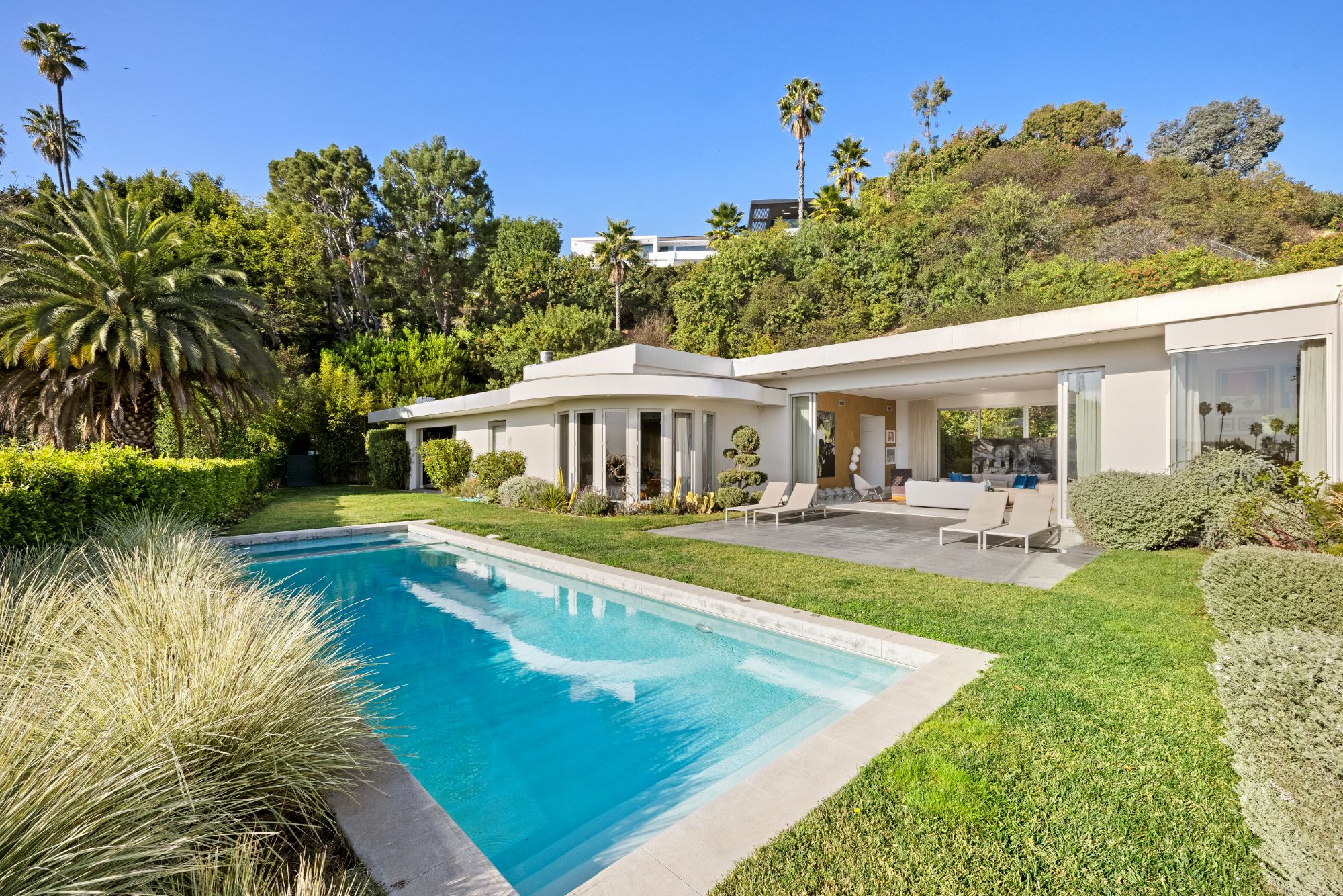 1083 N Hillcrest Rd - The Beverly Hills Estates | 310.701.9212