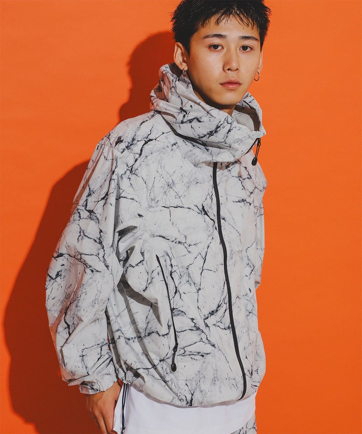 BEAMS（ビームス）撥水 総柄プリント ジップアップ フーディ（ブルゾン