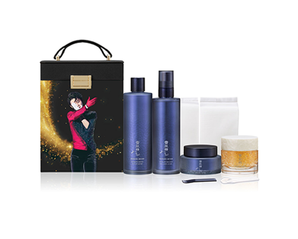 羽生結弦さんの華麗なボックス付き。「雪肌精 みやび」のコフレが超