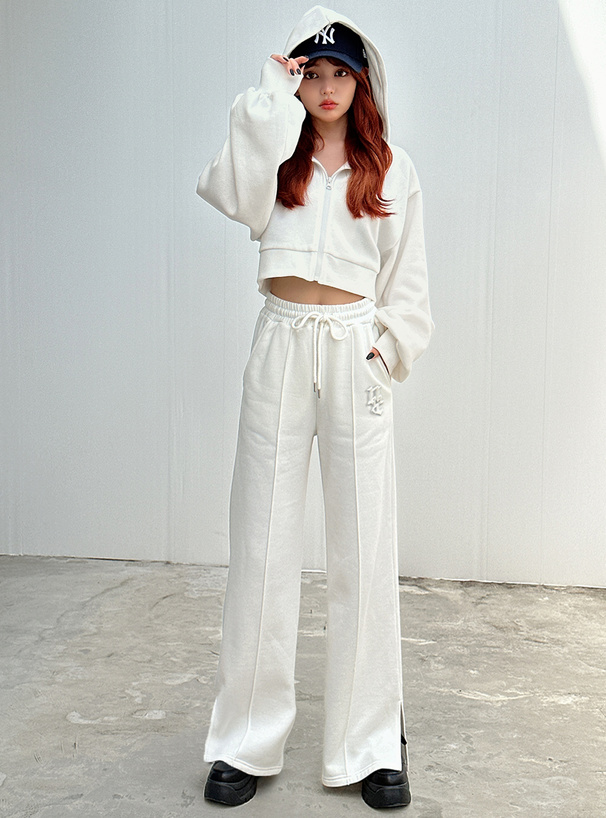エンボスロゴショート丈パーカー×ワイドパンツセットアップ[pm268