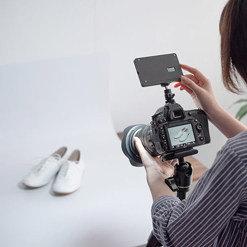 カメラLEDライト(ビデオライト・三脚対応・明るさ調節・色温度調節