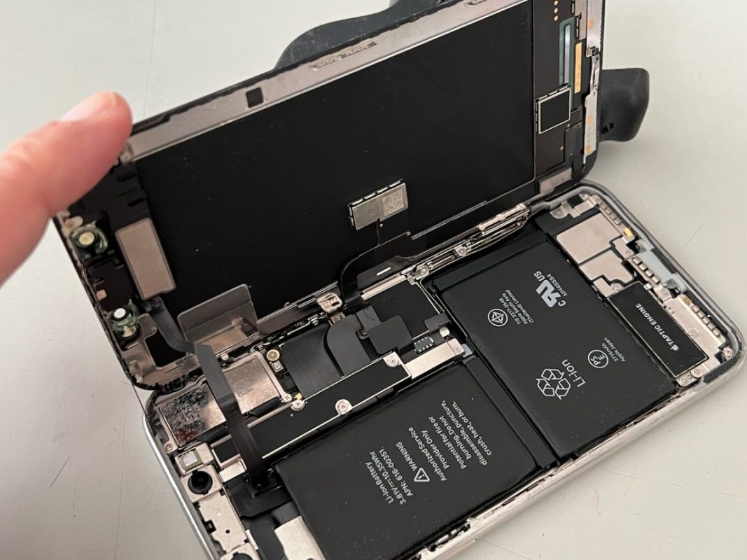 年末休暇中に、iPhone Xを分解してみた話 | flick!有料記事