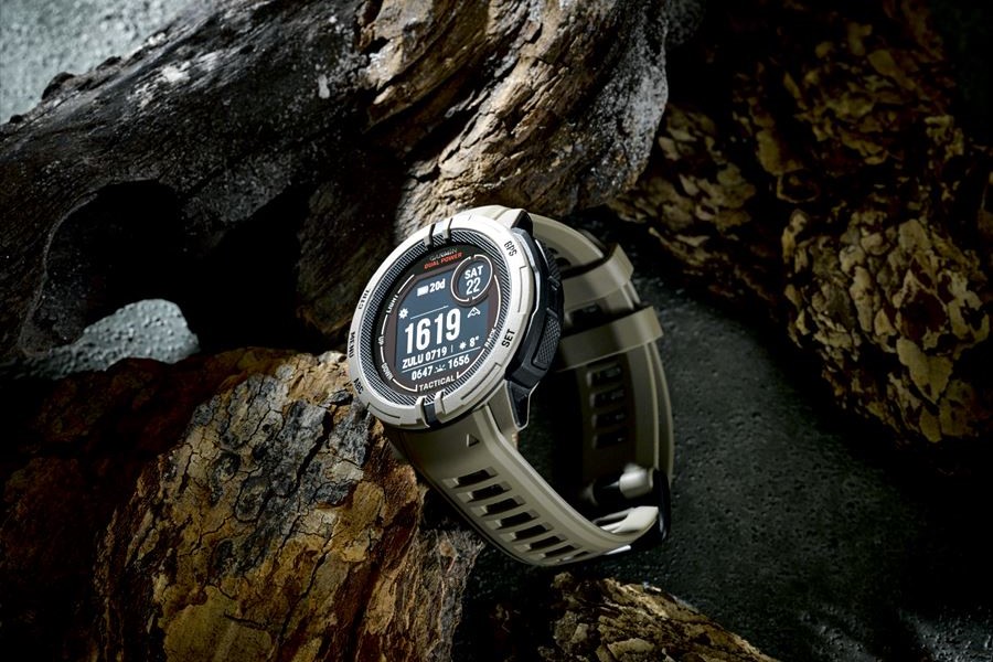 カジュアルの皮を被ったガーミンのミリタリーユースGPSウォッチ