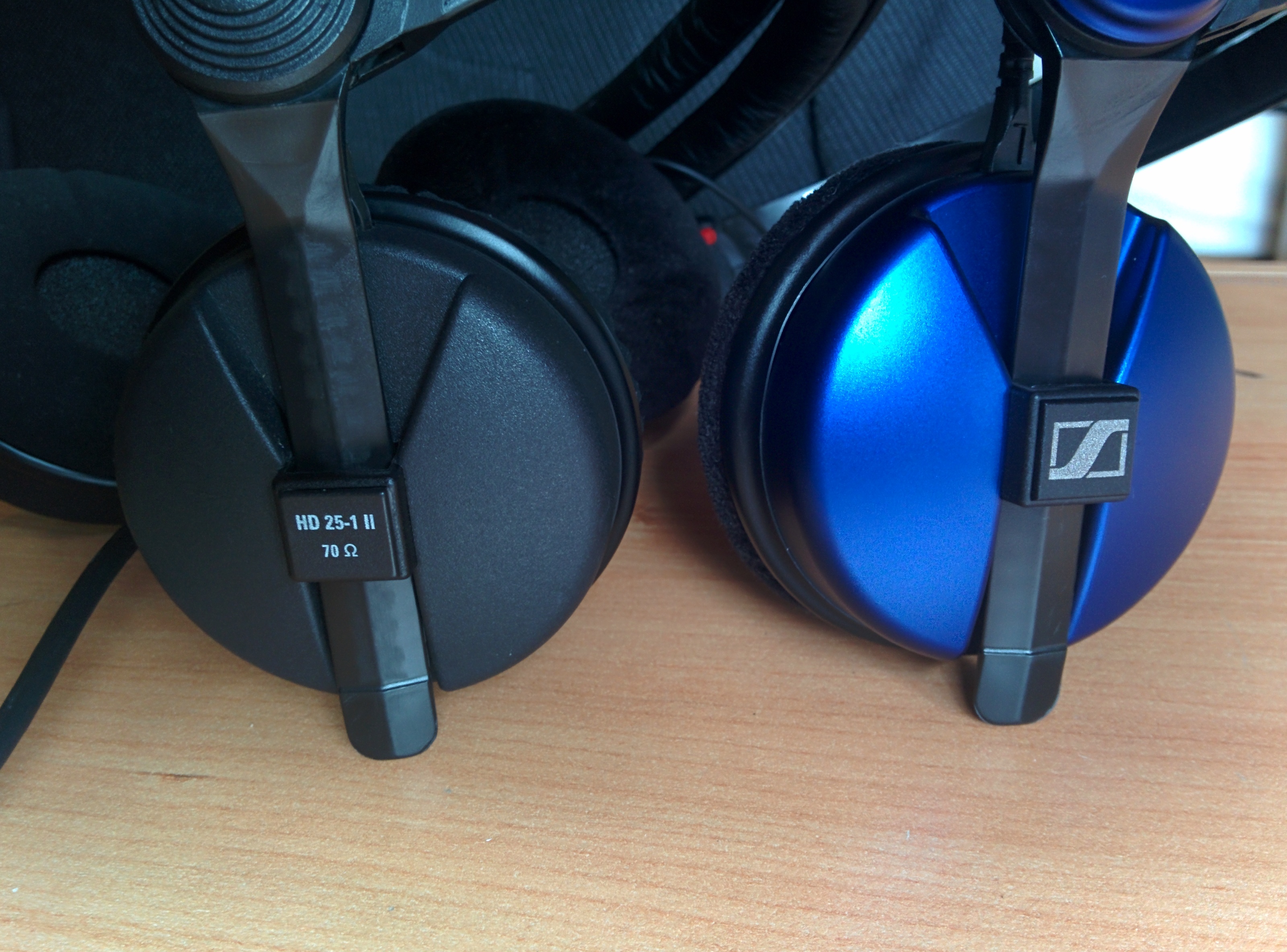 REVIEW] Sennheiser HD25-1 II vs Sennheiser Amperior: Comparison