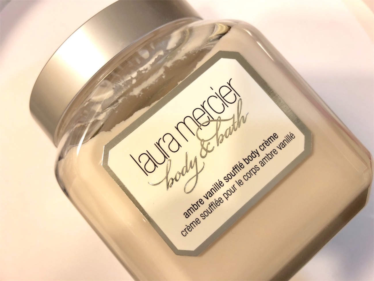 ボディークリーム『ローラメルシエ アンバーバニラ』はモテる香り