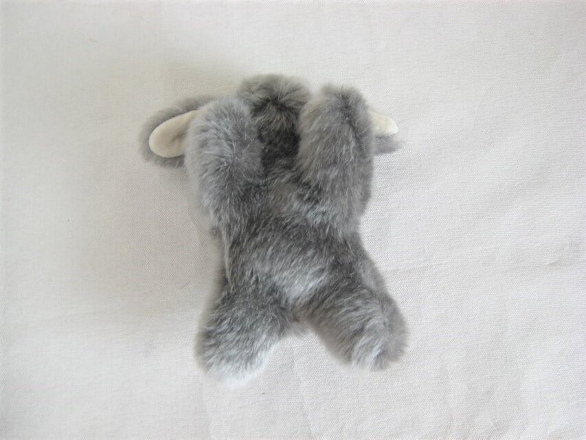 可愛いたれ耳うさぎのぬいぐるみ（グレーフェイクファー） | iichi