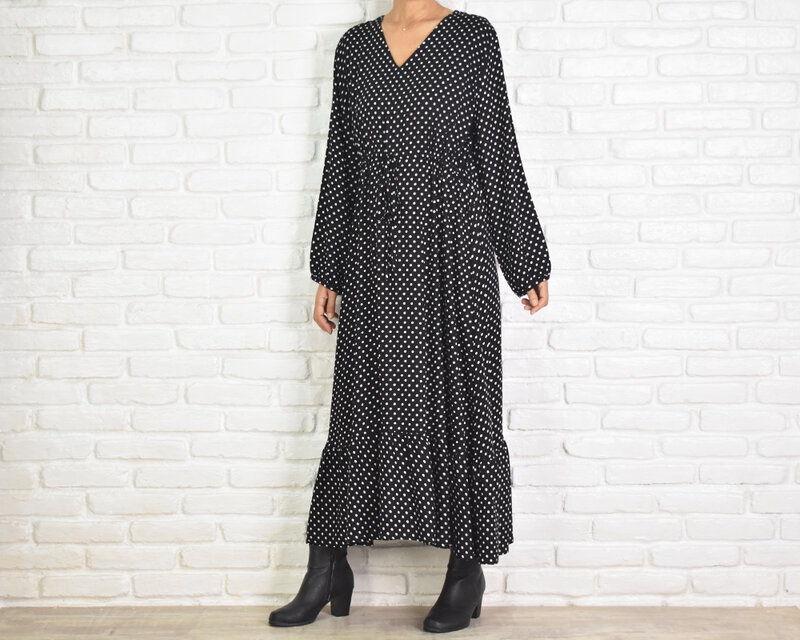 大きいサイズ】ドット柄Vネック長袖ワンピース ブラック 水玉 | iichi