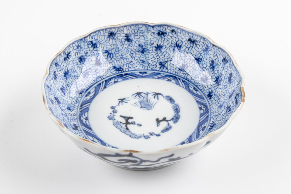 古伊万里 染付 微塵唐草三友文なます皿 江戸後期 | iichi 日々の暮らし