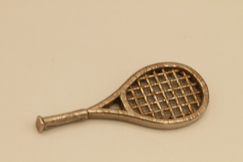 テニスラケット型アクセサリー高級希少金属コバルト製 | iichi 日々の