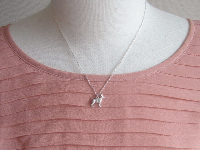 ミニチュアピンシャーのペンダント | iichi 日々の暮らしを心地よく