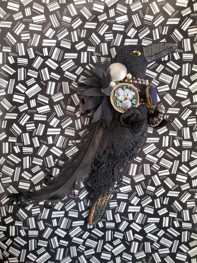 IRODORI AZ brooch(カラス) | iichi 日々の暮らしを心地よくする