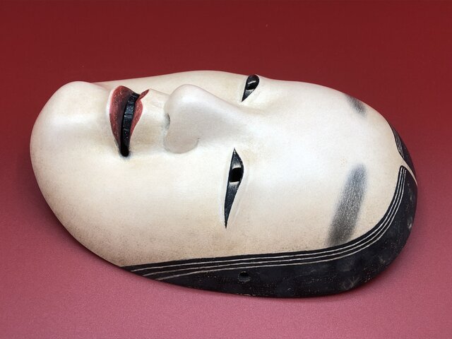 能面「小面」 | iichi 日々の暮らしを心地よくするハンドメイドや