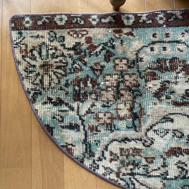 トルコヴィンテージラグ ハーフラウンド 45×75 半月 クリーム