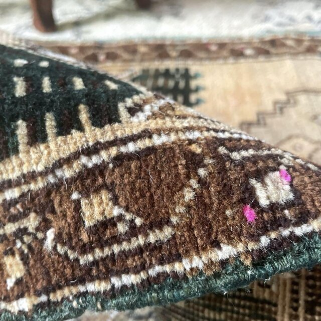 50×97淡いキャメル グリーン メダリオン トルコヴィンテージラグ